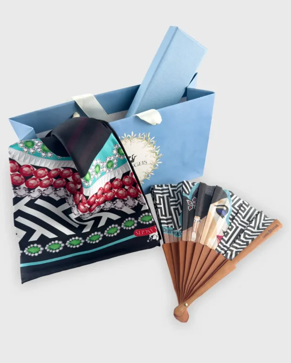 La Divina Graeca Hand Fan - Image 3